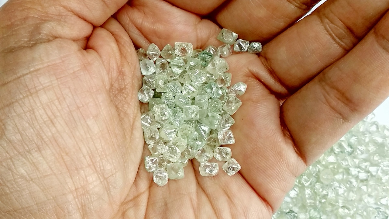 デビアスは小サイズのダイヤモンド原石を大幅に値上げ | W&J Today Online